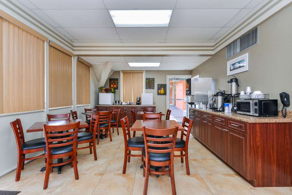 Americas Best Value Inn Sarasota Downtown - photo 30