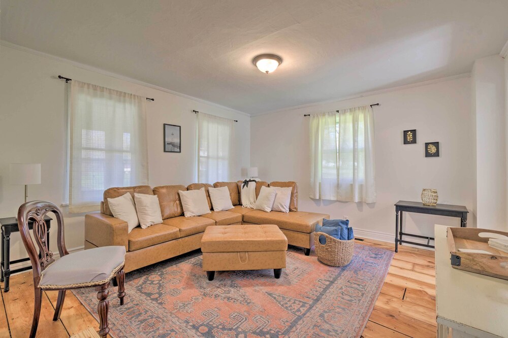 Getaway in Sodus Point w Private Yard — hotel in Sodus