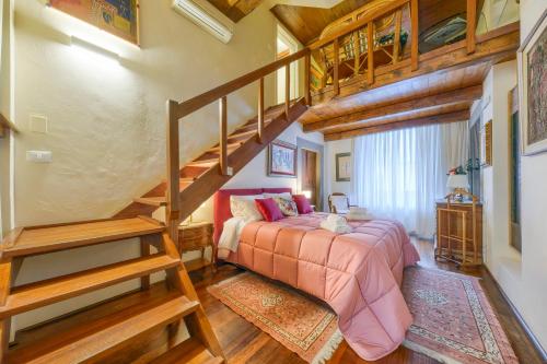 Casa Strozzi — 4-Star Luxury Hotel in Florence, Italy