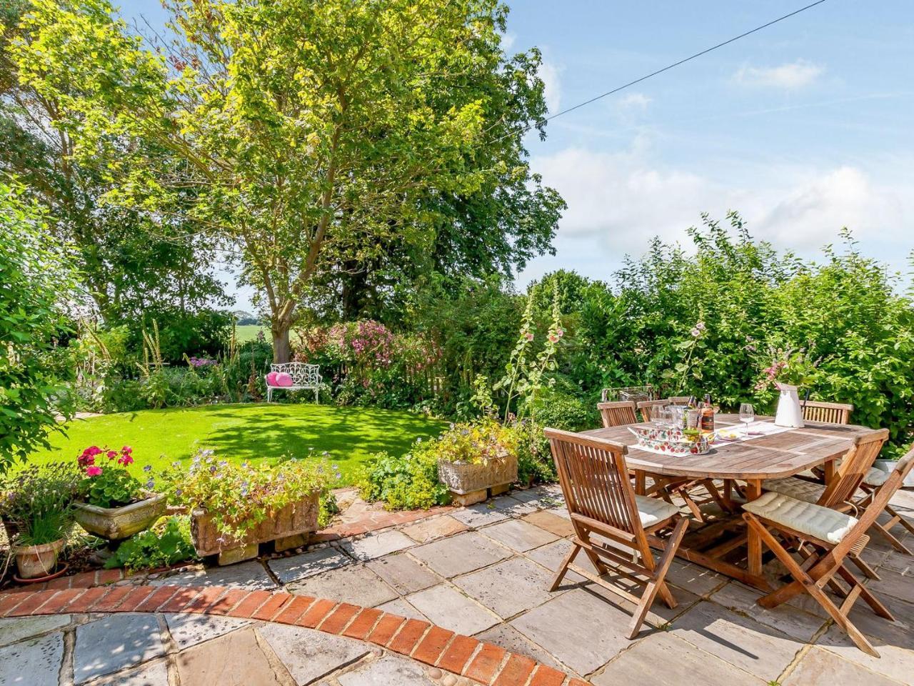 Poppy's Cottage — 5-Star Luxury Hotel in Faversham, United Kingdom