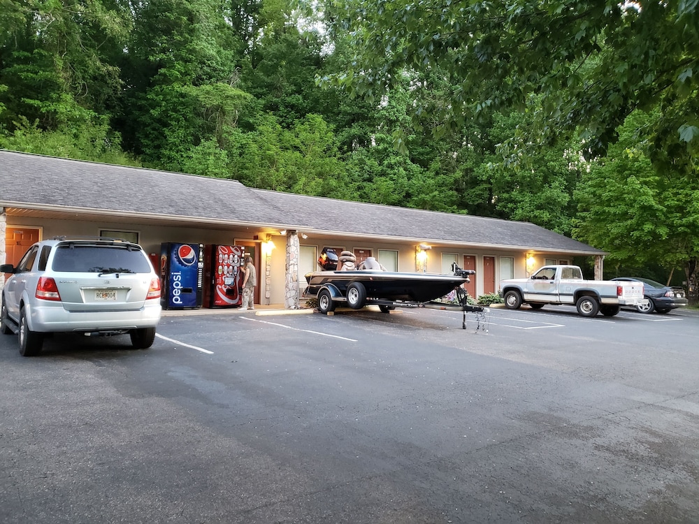 Chatuge Mountain Inn - photo 28