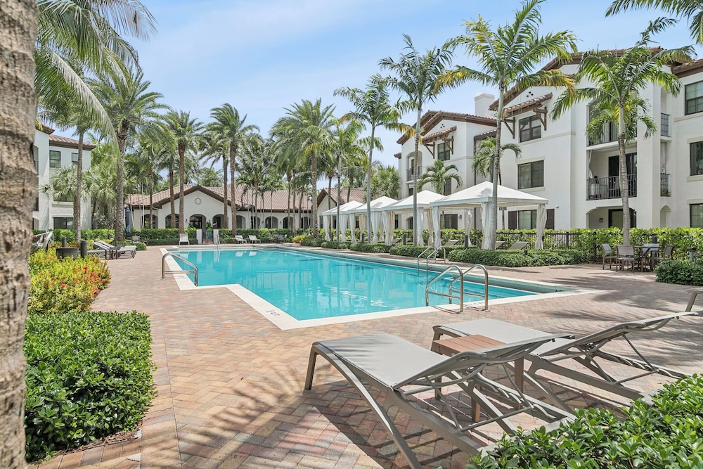 Kasa Hollywood Fort Lauderdale — 4-Star Luxury Hotel in Dania Beach, United States