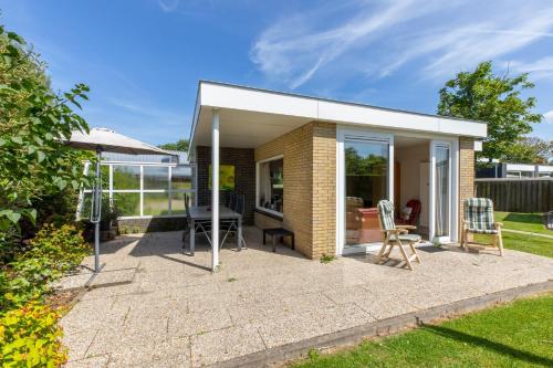 Bungalow Joossesweg — 4-Star Luxury Hotel in Westkapelle, Netherlands