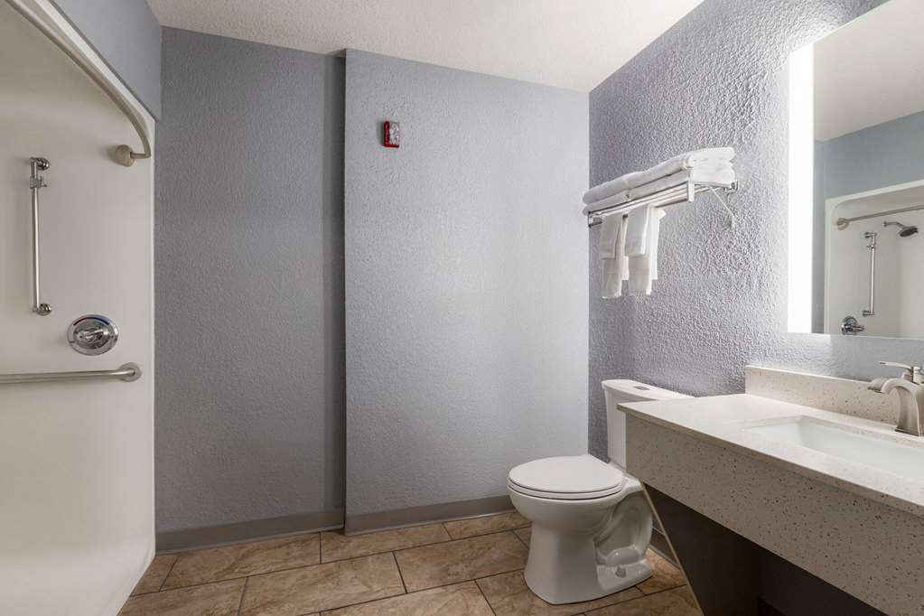 AmericInn by Wyndham Williamsburg - photo 20