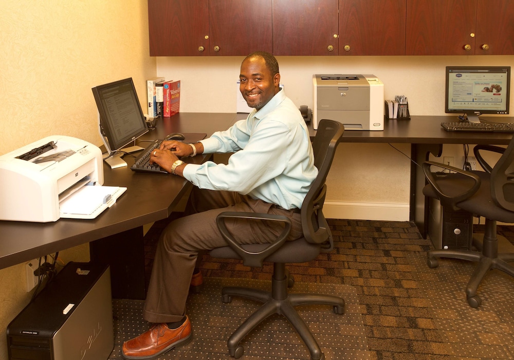 Hampton Inn Suites Jacksonville Airport - photo 54