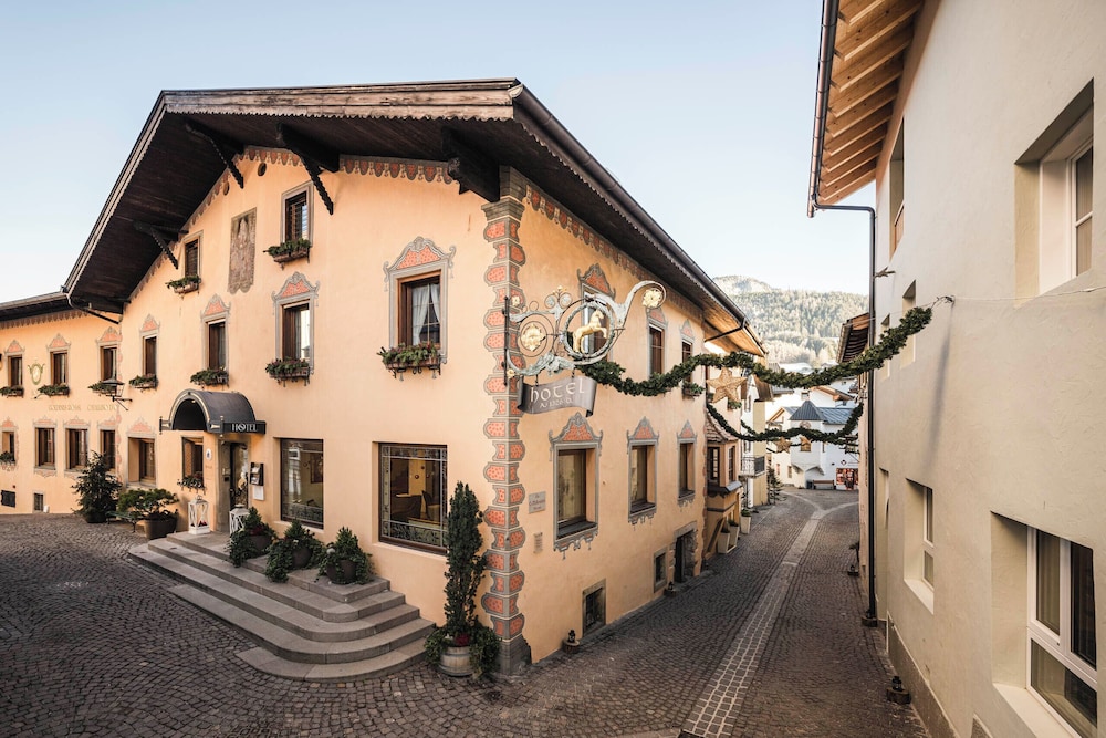 Cavallino d'Oro — 4-Star Luxury Hotel in Castelrotto, Italy