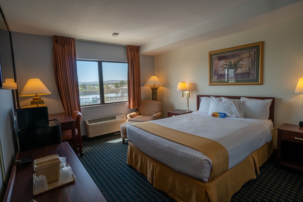 Clover Island Inn - photo 11