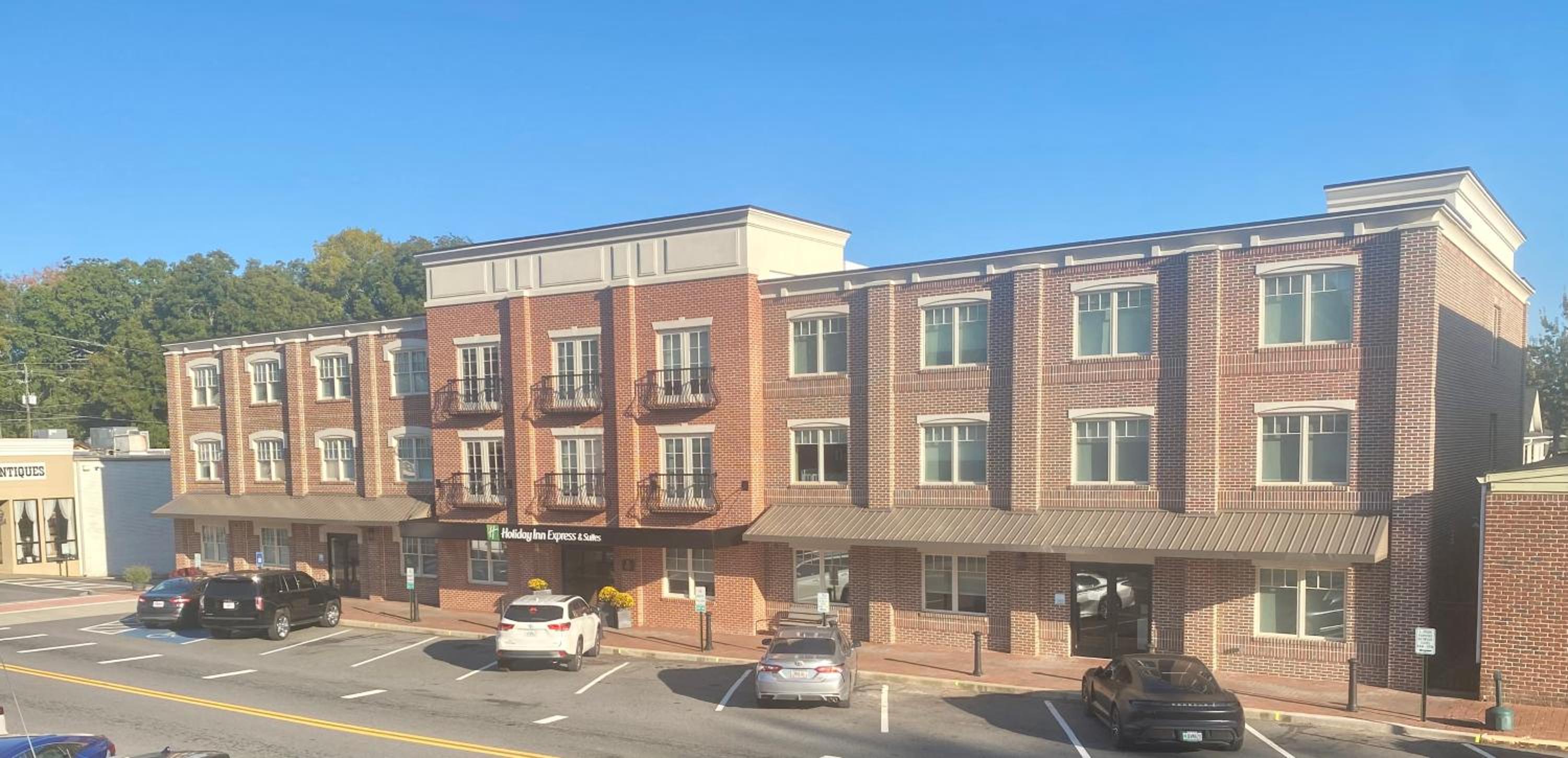 Holiday Inn Express And Suites Dahlonega University Area an IHG Hotel - photo 50