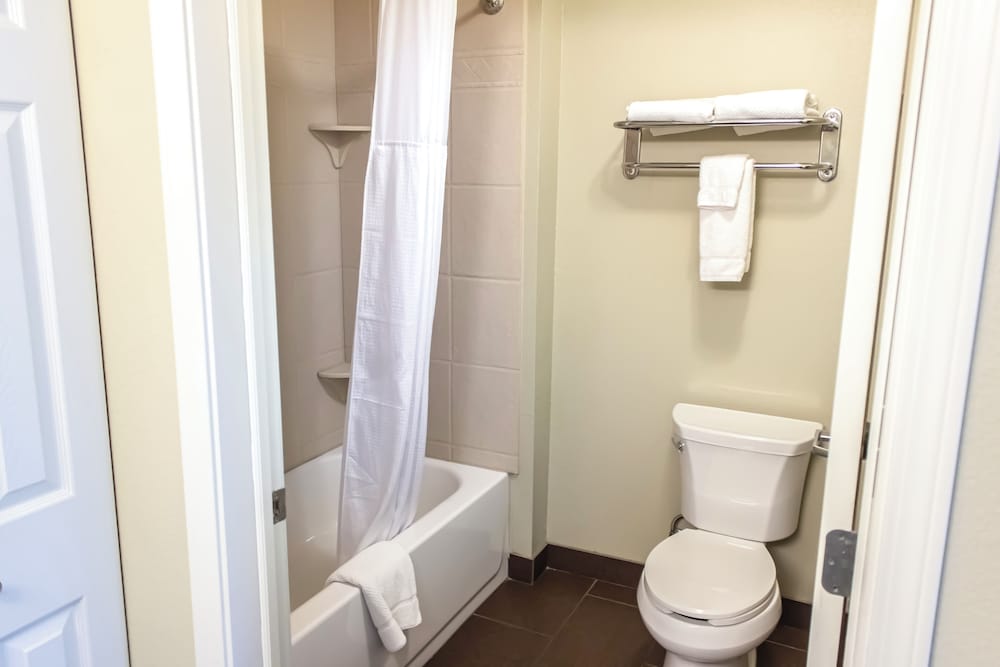 Staybridge Suites Minot by IHG - photo 38