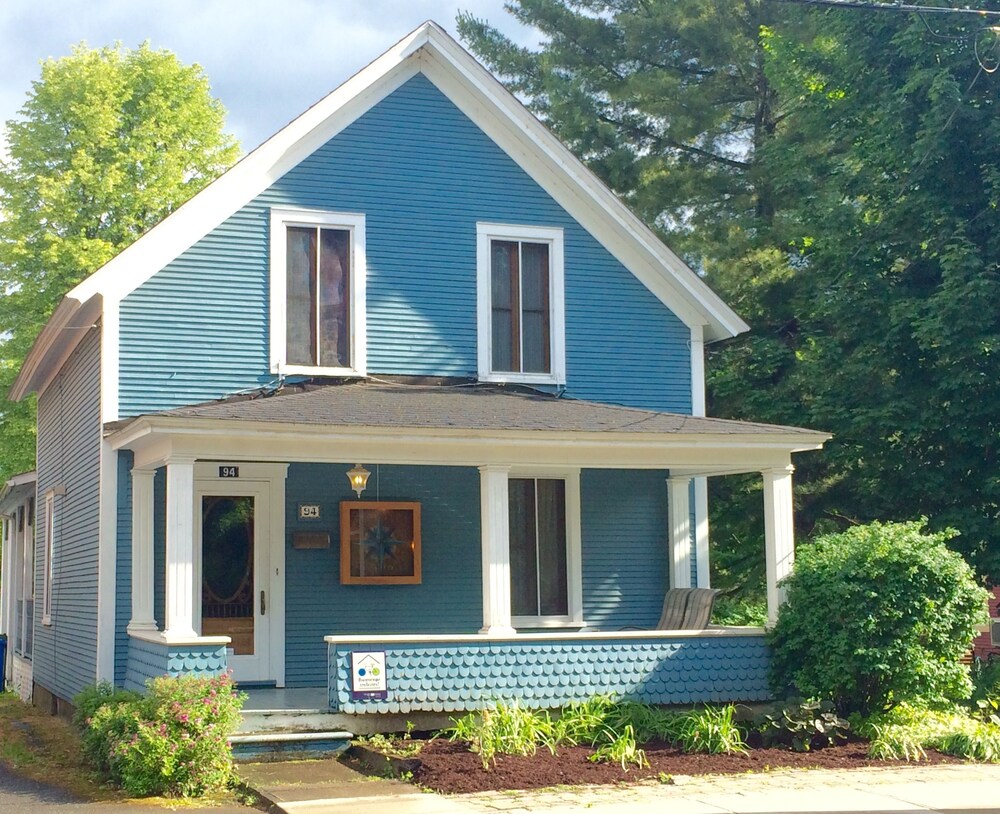Autour du Monde — hotel in Granby