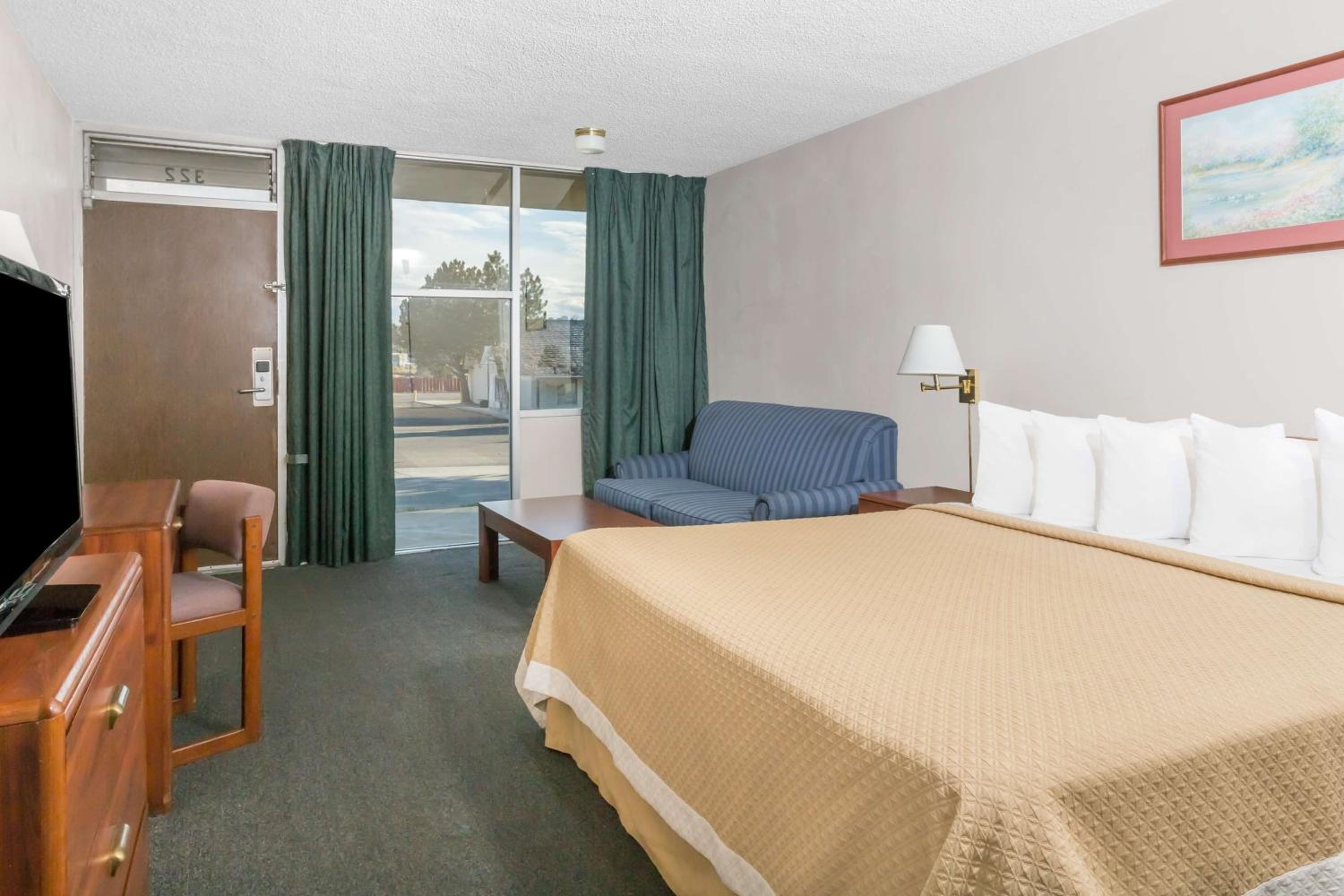 Baymont by Wyndham Rock Springs - photo 11