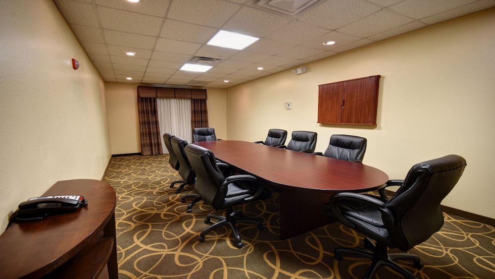 Holiday Inn Express & Suites Del Rio by IHG - photo 65