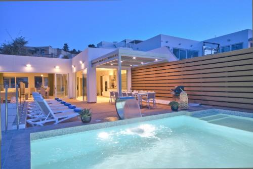 Villa Ida Indoor Heated Pool Sauna Games Room and Gym — 4-Star Luxury Hotel in Mellieha, Malta