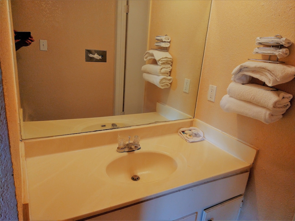Grand View Plaza Inn & Suites - photo 84