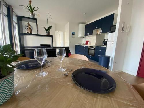 Un Exterieur En Ville in Cherbourg-Octeville, France