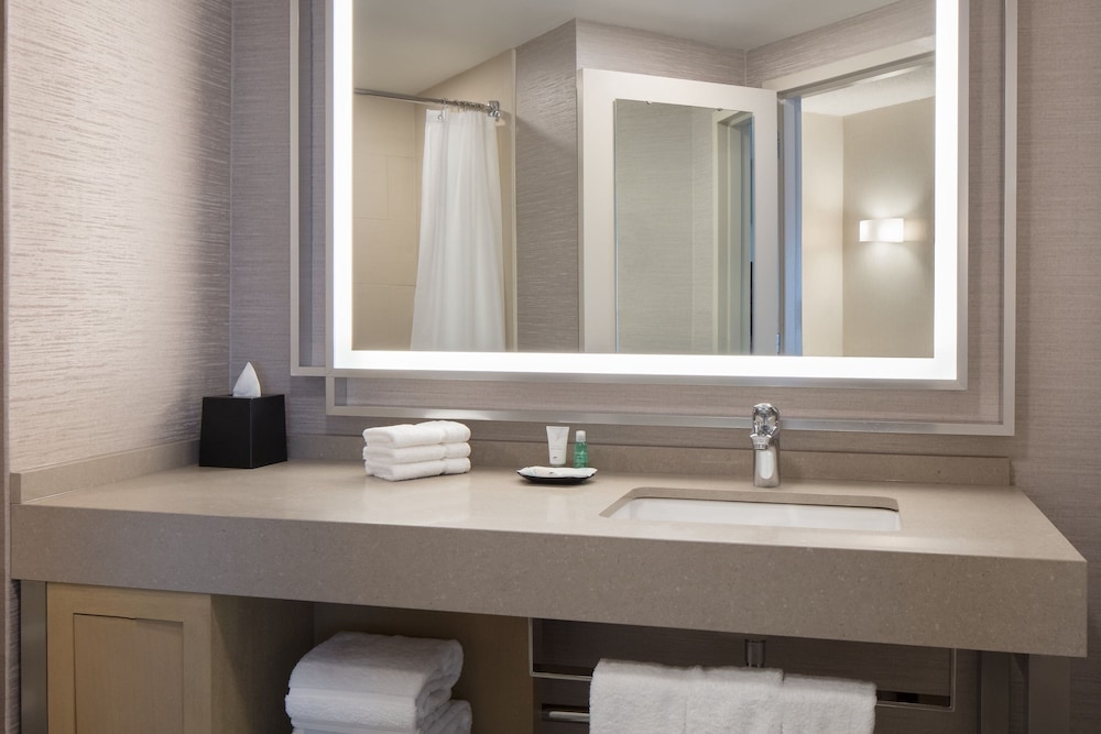 The Westin Kansas City at Crown Center - photo 34