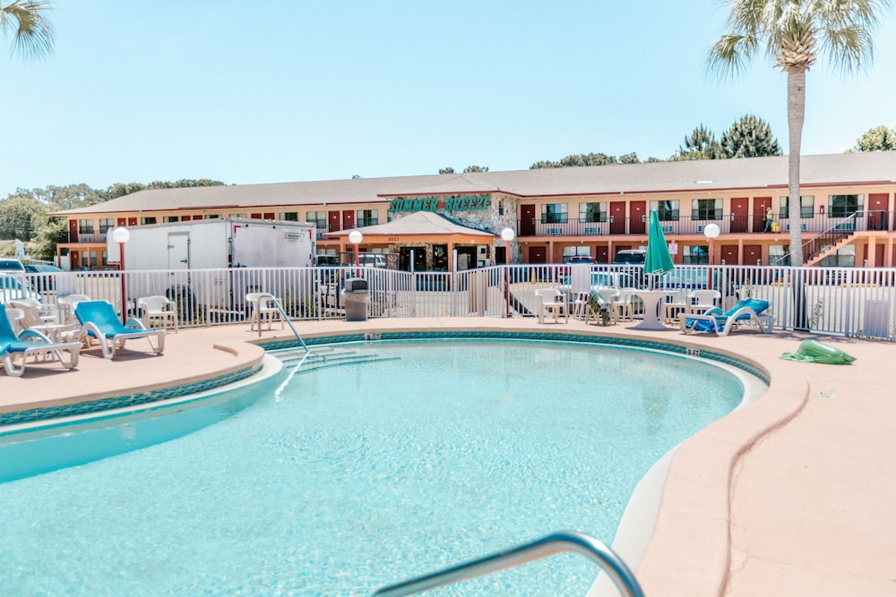 Summer Breeze Motel - photo 38