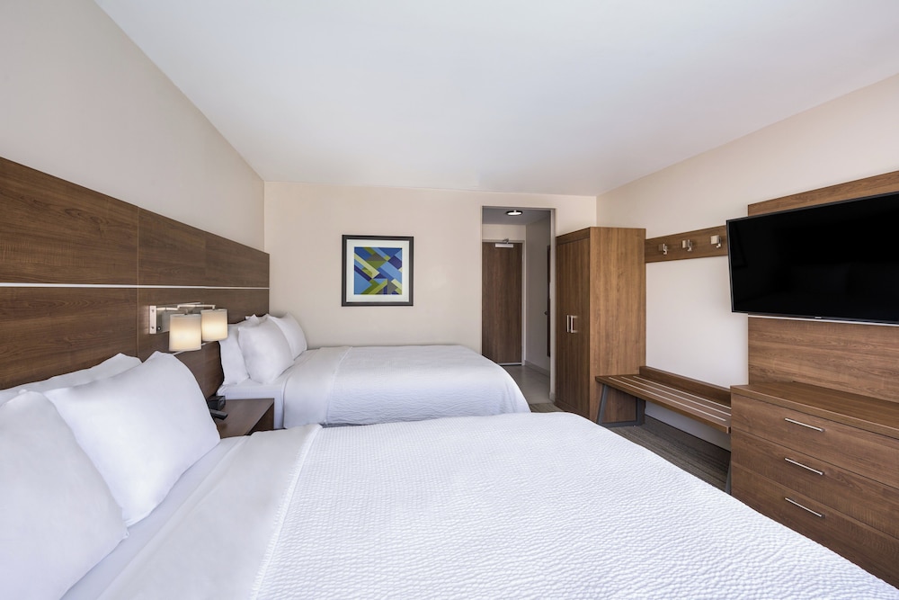 Holiday Inn Express & Suites Phoenix East Gilbert by IHG - photo 7