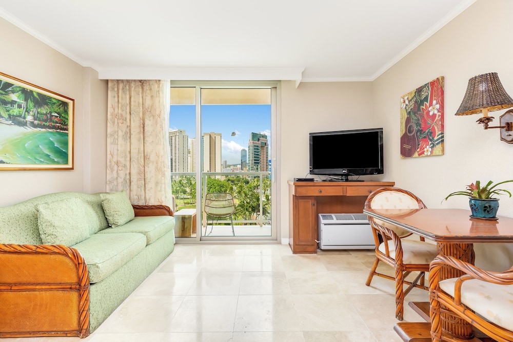 Luana Waikiki Hotel & Suites - photo 51