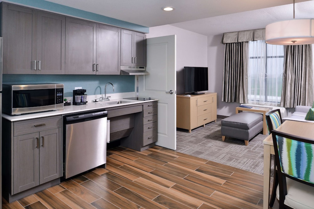 Homewood Suites by Hilton Des Moines Airport - photo 25