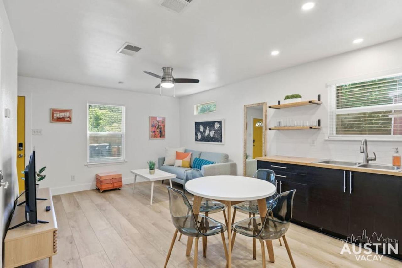 Recently Renovated E Austin Duplex and Free Parking — Austin — photo 3