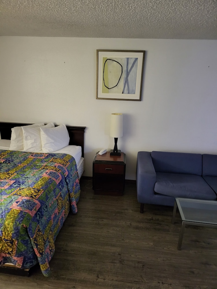 Smokey Point Motor Inn - photo 61