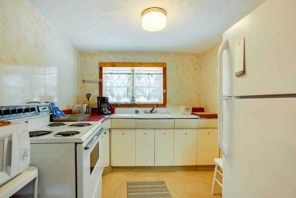 Pine Ridge Resort Cabin on Bass Lake with Dock - featured photo