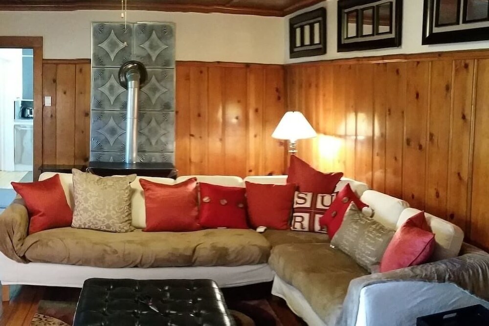 Historic Red Smarthouse King Walk Dwtn - photo 10