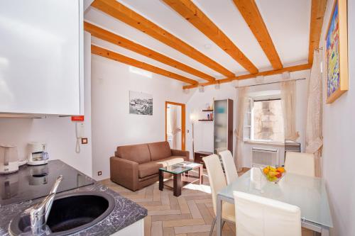 Apartments Espana 1