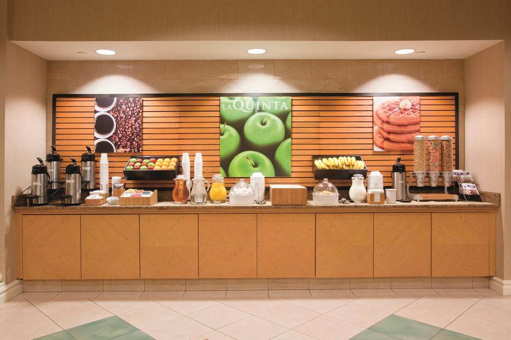 La Quinta Inn & Suites by Wyndham Colorado Springs South AP - photo 56