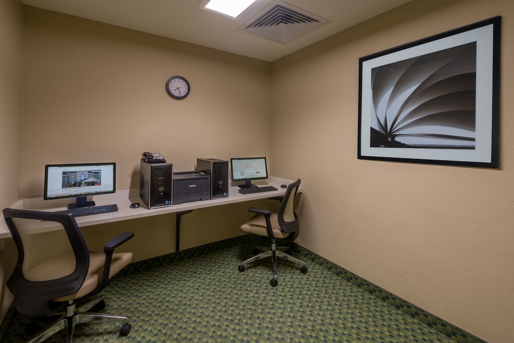 Candlewood Suites Midwest City by IHG - photo 26