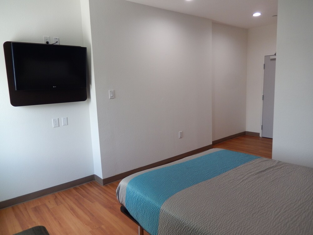 Motel 6 Houston TX Downtown North - photo 6