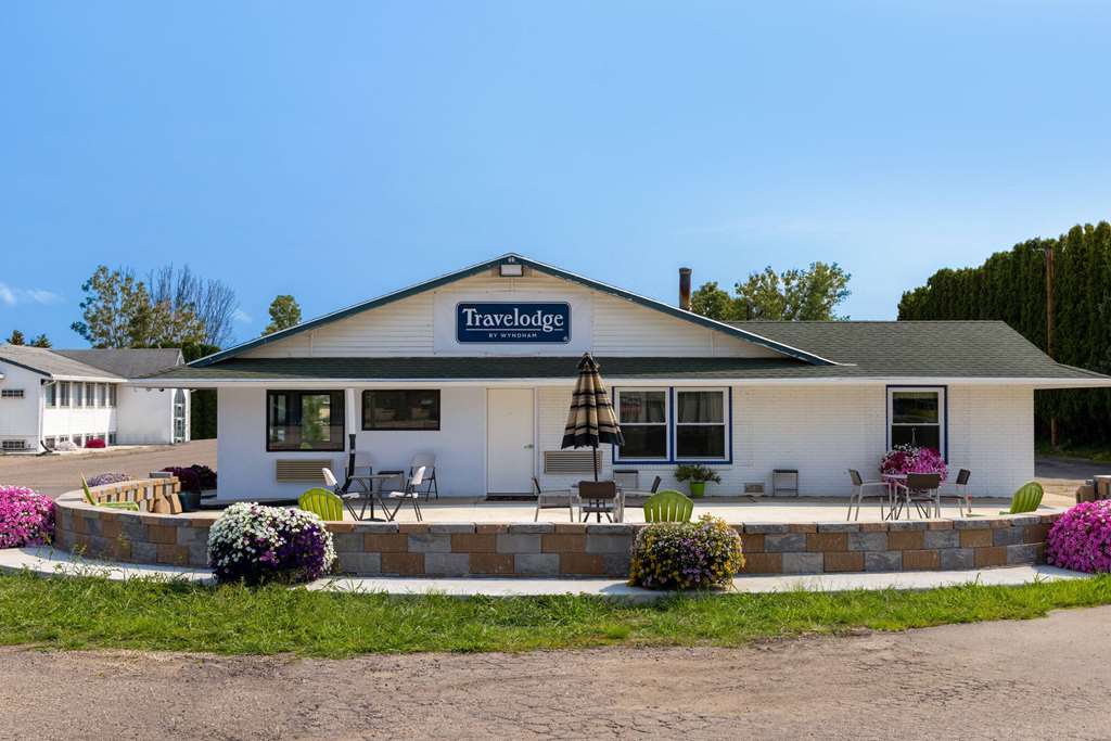 Travelodge by Wyndham Spirit Lake Okoboji - photo 2