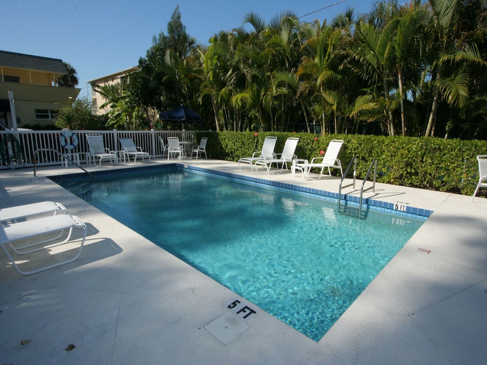 Outrigger Resort by RVA - photo 18