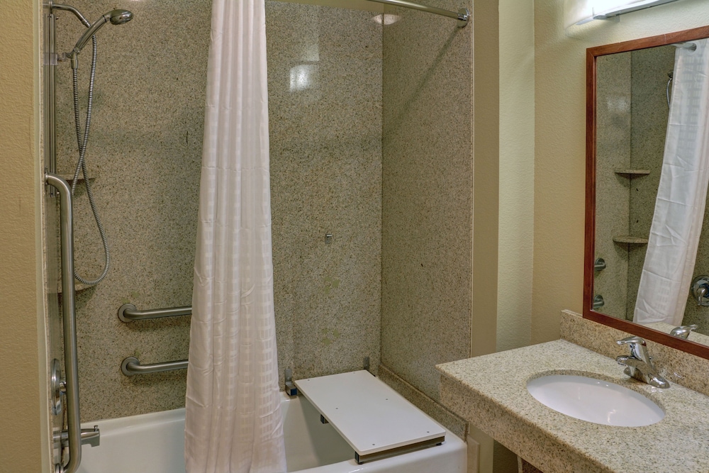 Candlewood Suites Texarkana by IHG - photo 12