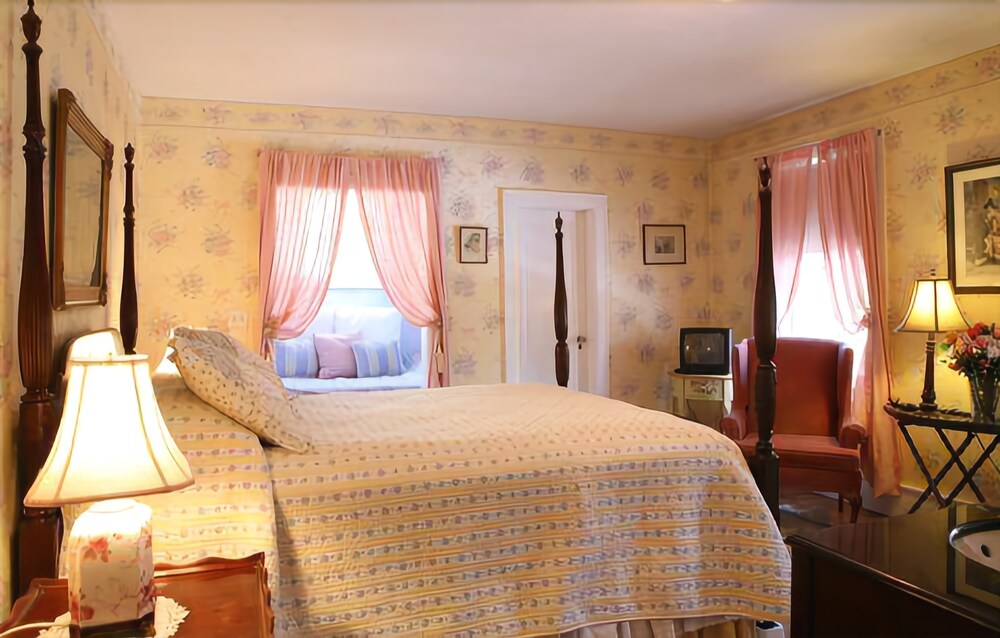Thornewood Inn & Restaurant - photo 4