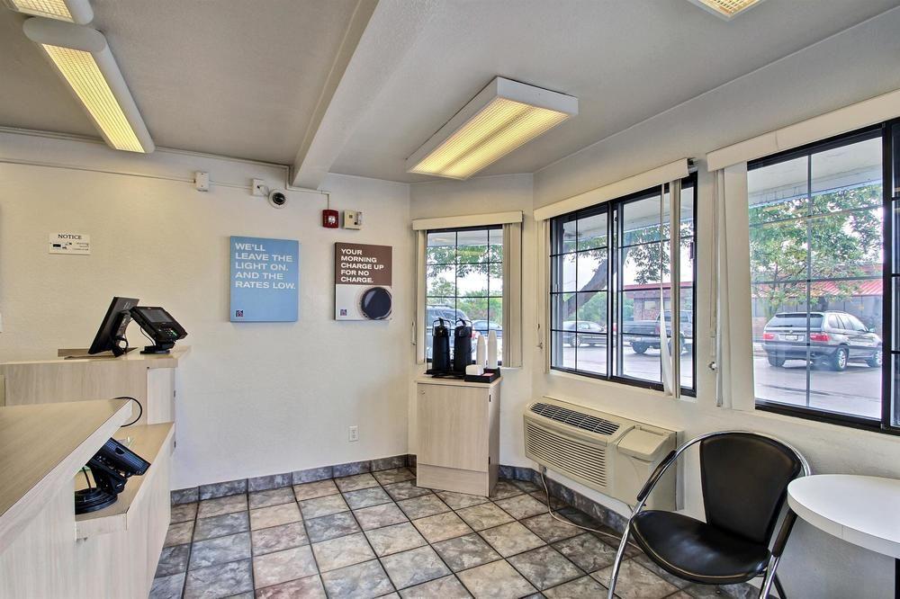 Motel 6 Milwaukee West Brookfield - photo 22