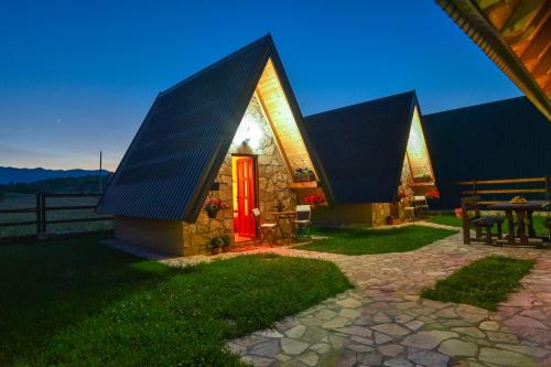 Cottages Big bear in Zabljak, Montenegro
