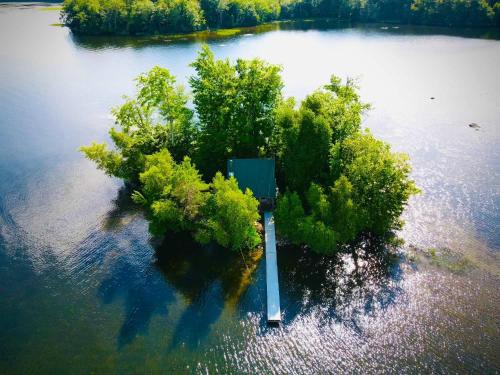 Log Cabin at Naughty Dog Private Island — 4-Star Luxury Hotel in Winthrop, United States