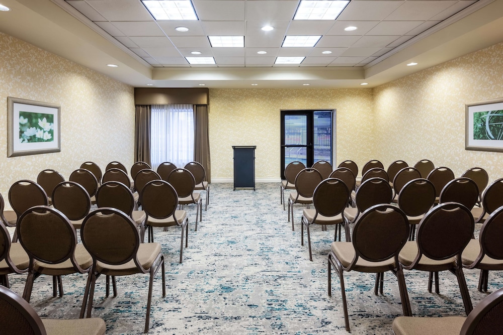 Hilton Garden Inn Dallas Lewisville - photo 32