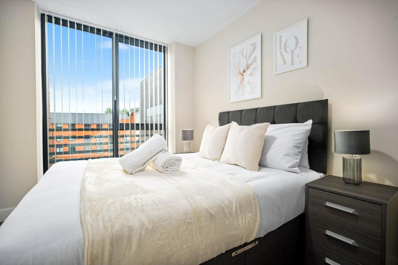 Stylish Two Bedroom Apartment City Centre Netflix Wifi Top Rated JQ 8AH — 4-Star Luxury Hotel in Birmingham, United Kingdom