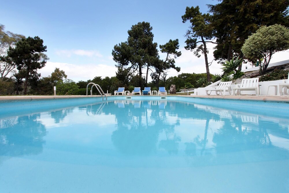 Farm on the Beach sea View 2 Steps From Lisbon — hotel in Almada