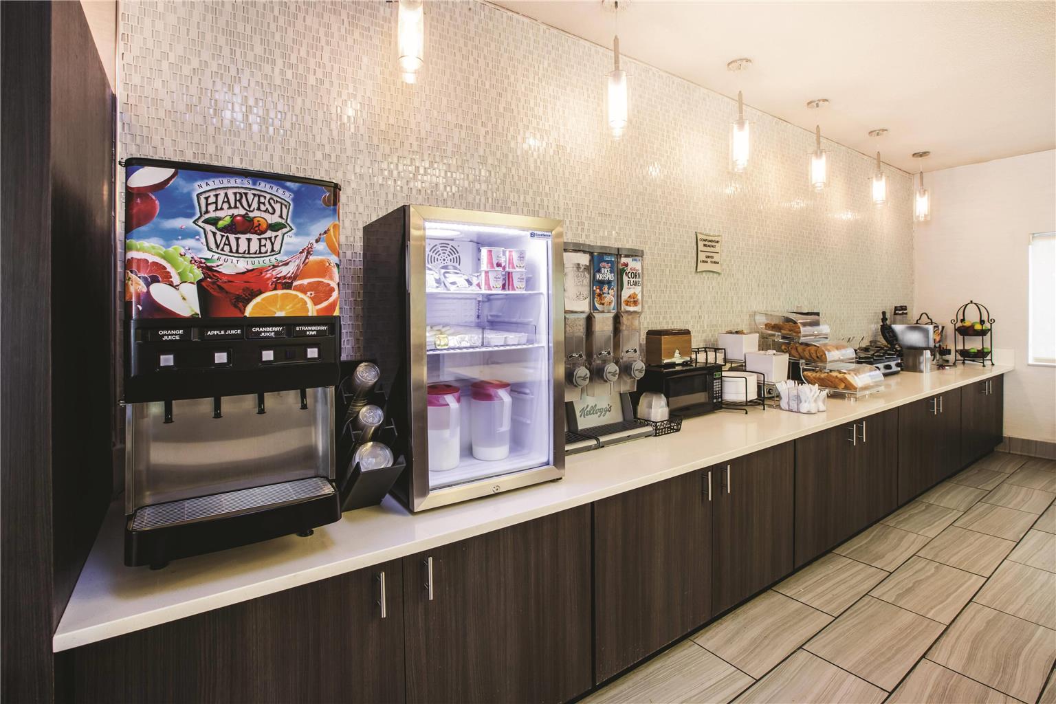 La Quinta Inn by Wyndham Indianapolis North at Pyramids - photo 30