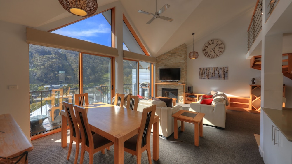 Snowgoose Apartments — 4-Star Luxury Hotel in Kosciuszko National Park, Australia