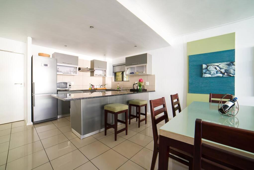 5th Floor City Center 3Bed Central and Spacious