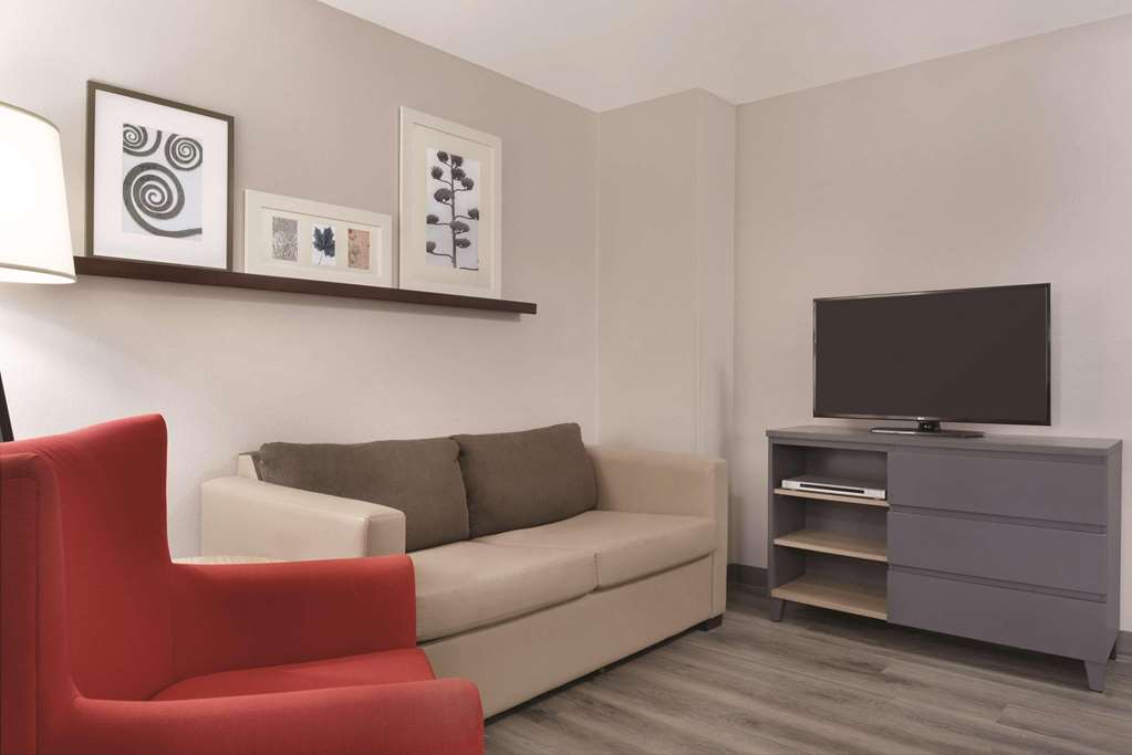 Country Inn & Suites by Radisson Cedar Falls near University - photo 11