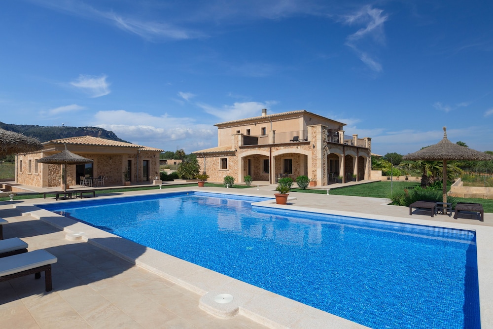 Finca Alegria - carbon neutral hotel in Llucmajor
