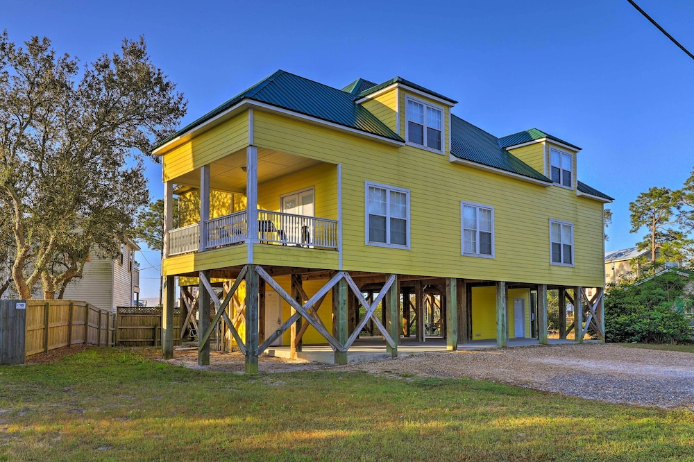 Orange Beach Family Duplex with Deck Less Than 1 Mi to Shore in Orange Beach, United States