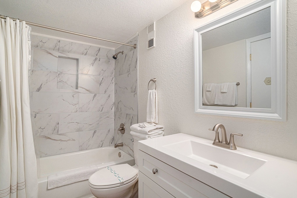 0711 Waters Edge Resort 2 Bedroom Condo by RedAwning - photo 10