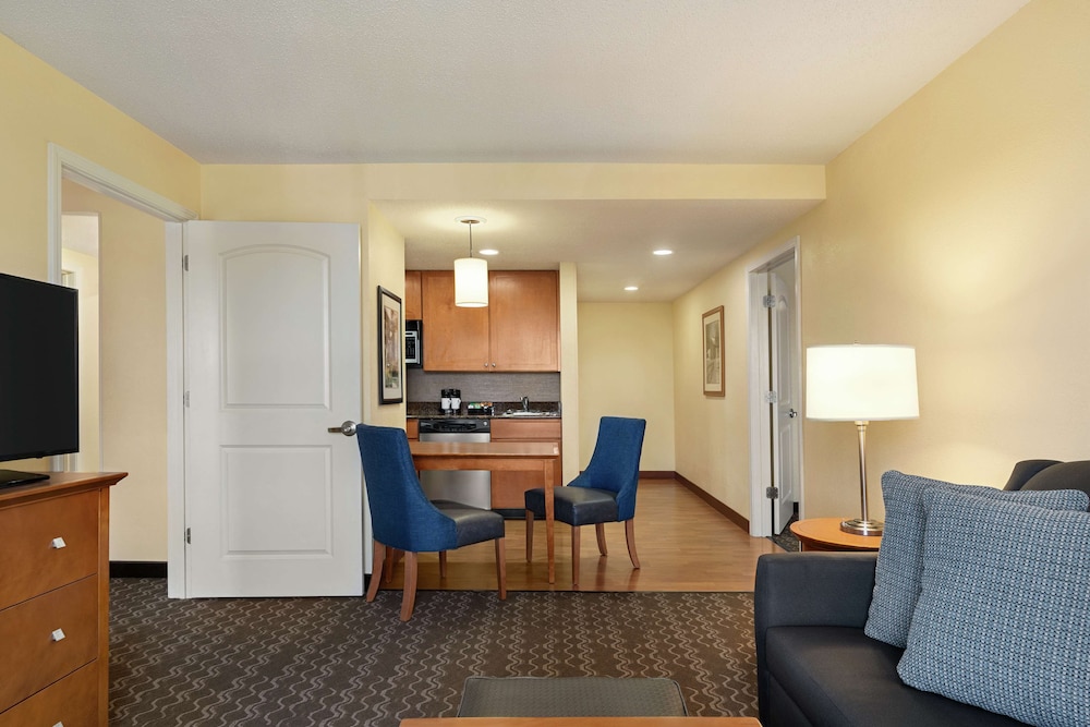 Homewood Suites by Hilton Allentown Bethlehem Airport - photo 11